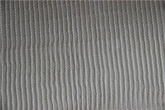 Komercyjna siatka przeciwgradowa HDPE o gramaturze 70 g / m2 do siatki chroniącej przed gradem jabłoni